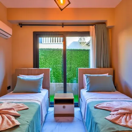 4 Bedroom - 9269 וילה