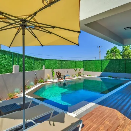 Villa 4 Bedroom - 9269