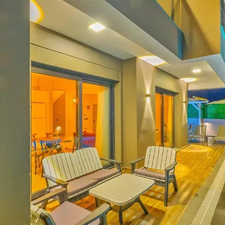 4 Bedroom - 9269 Villa