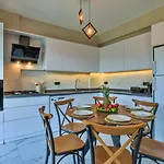 4 Bedroom - 9269 Villa