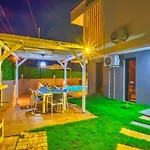 Villa 4 Bedroom - 9269 *
