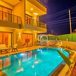 4 Bedroom - 9269 *