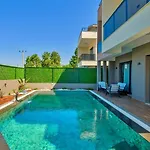 Villa 4 Bedroom - 9269 *
