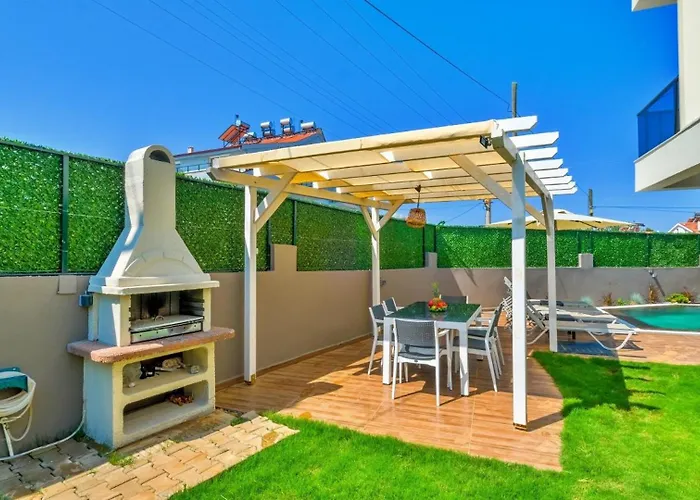 4 Bedroom - 9269 *