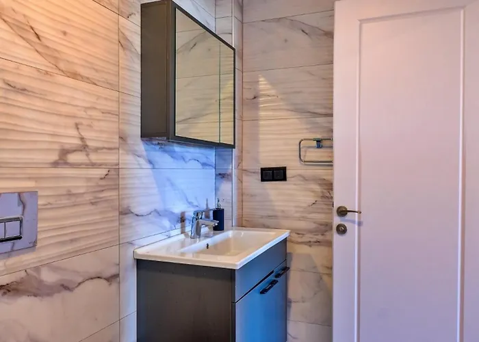 4 Bedroom - 9269