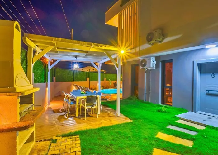 Βίλα 4 Bedroom - 9269 *