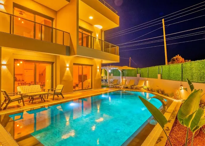 4 Bedroom - 9269 *